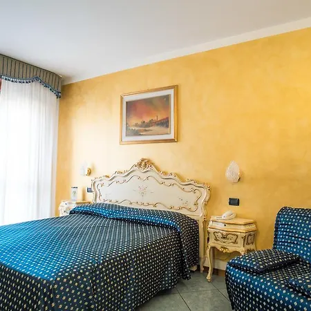 Confine Hotel