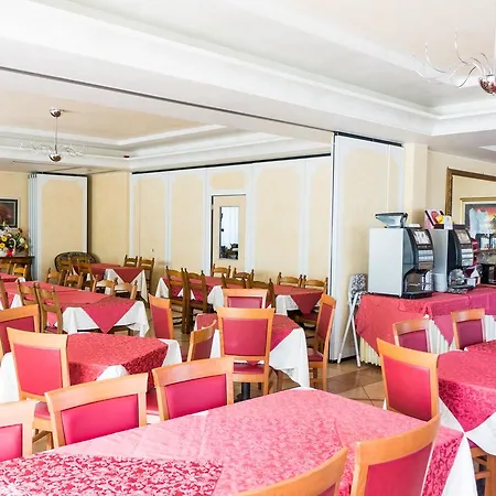 Confine Hotel