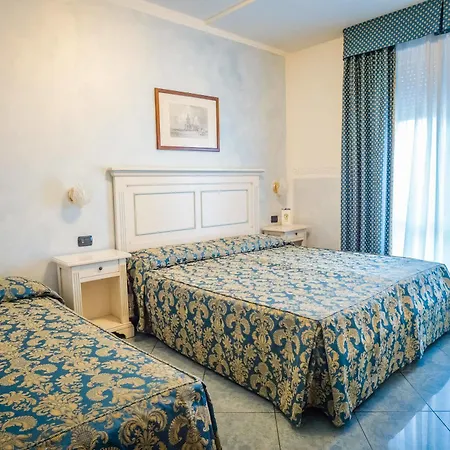 Ξενοδοχείο Confine 3*